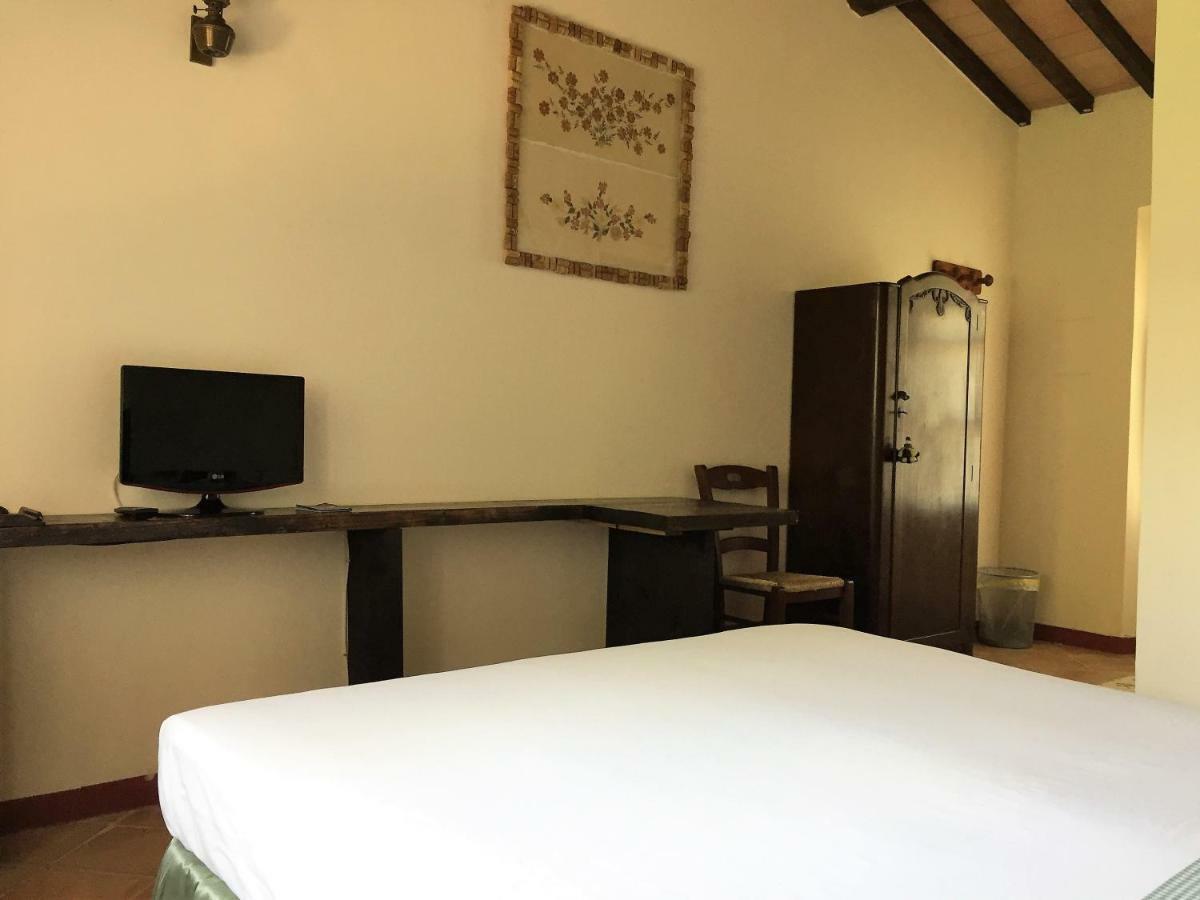 Hostal Casale Ai Poggi Orbetello Exterior foto